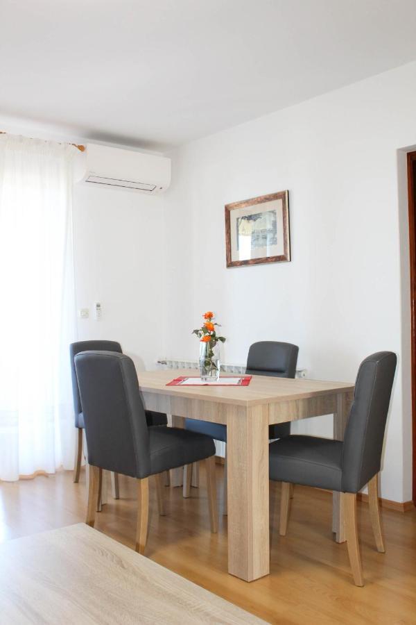 Apartment Dekovic Poreč Exterior foto